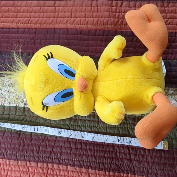 Vintage LOONEY TUNES* talking TWEETY BIRD plush works 4 AA batteries incl. - Picture 3 of 12